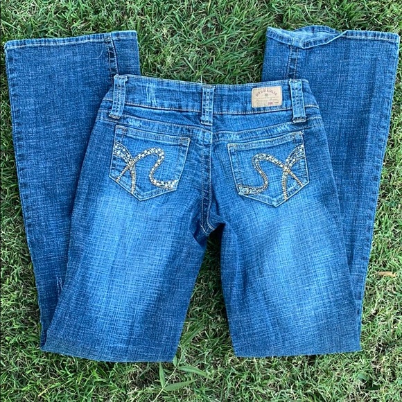 Hydraulic Denim - Hydraulic jeans distressed with rear pocket detail Hydraulic Denim - Hydraulic jeans distressed with rear pocket detail